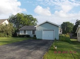 8919 Bunker Ln, Crystal Lake, IL 60014