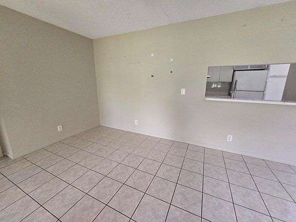 5th image of 5475 Verona Drive #B