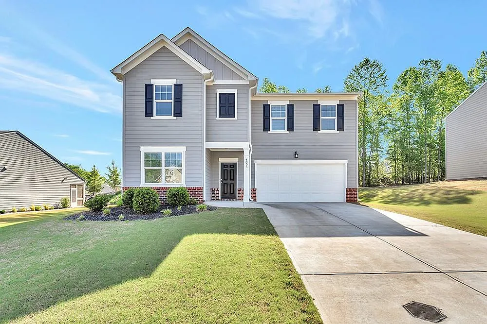 5 bed, 3.0 bath, 2706 sqft, $2,400 — Photo 1