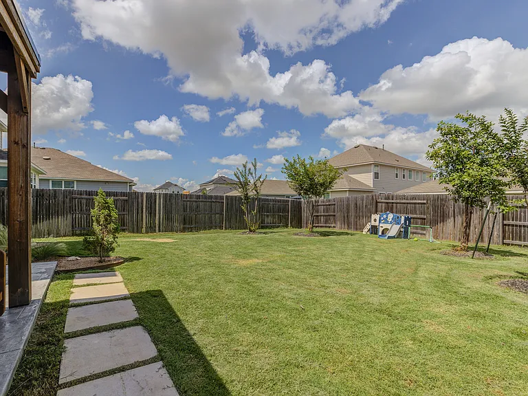 224 Stein Rd — Photo 43