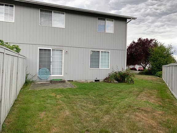 2nd image of 15332 Berry Valley Dr SE