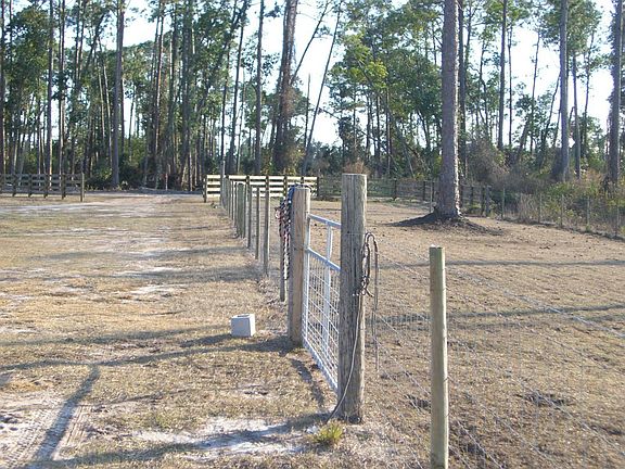 FENCED & CROSS FENCED