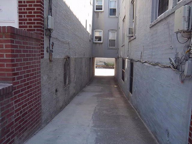 2nd image of 2286 Lyon Ave