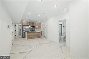 1st image of 2000 N Front St #Basement