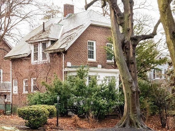 2nd image of 52 Southbourne Rd