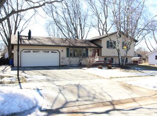 940 Stony Rd, Lake Mills, WI 53551