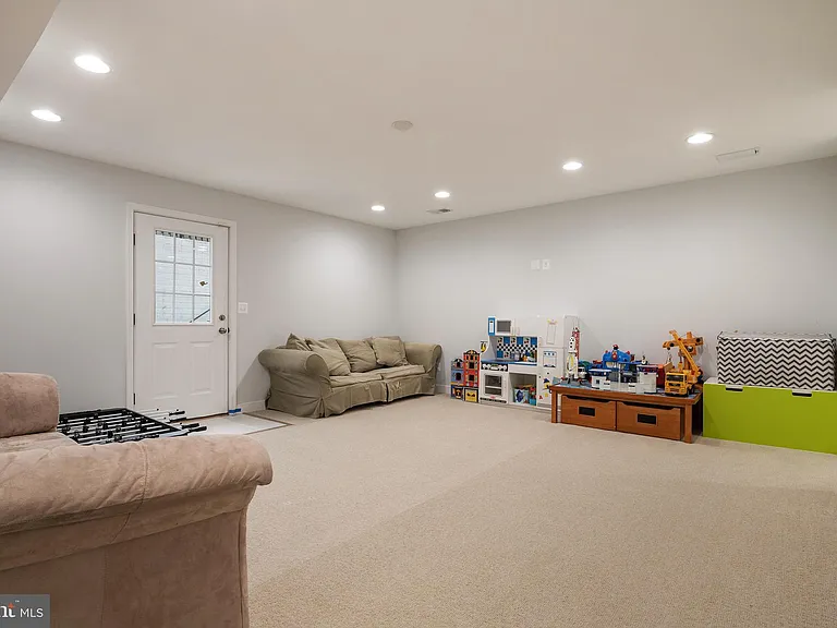 132 Pineview Ave #B — Photo 30
