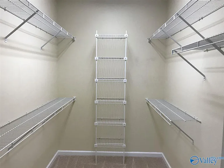 153 Canterbury Dr — Photo 10