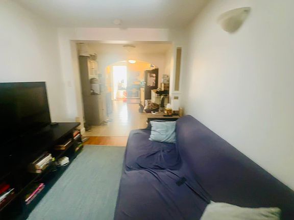 5th image of 312 E 104th St APT 4w