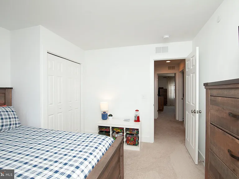 313 Estate Dr — Photo 5