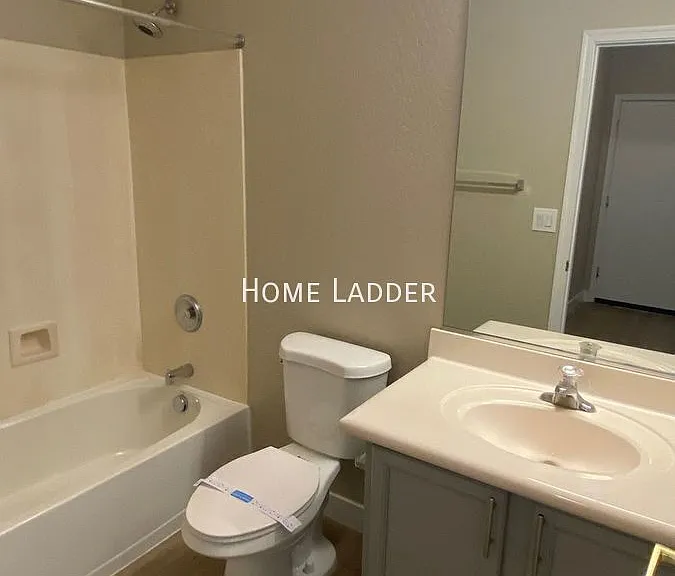1836 W Kuralt Dr — Photo 15