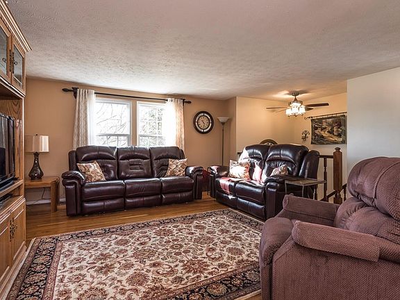 2nd image of 7455 Gungadin Dr