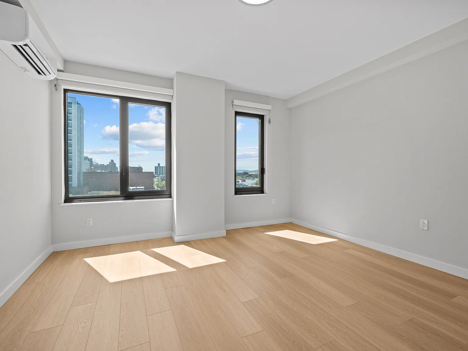 2905 West 17th Street — Photo 3