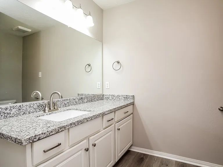 31518 Kingston Village Dr — Photo 16