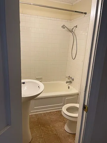3 bed, 1.0 bath, 1050 sqft, $650 — Photo 4