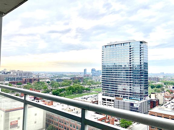 5th image of 757 N Orleans St #1605