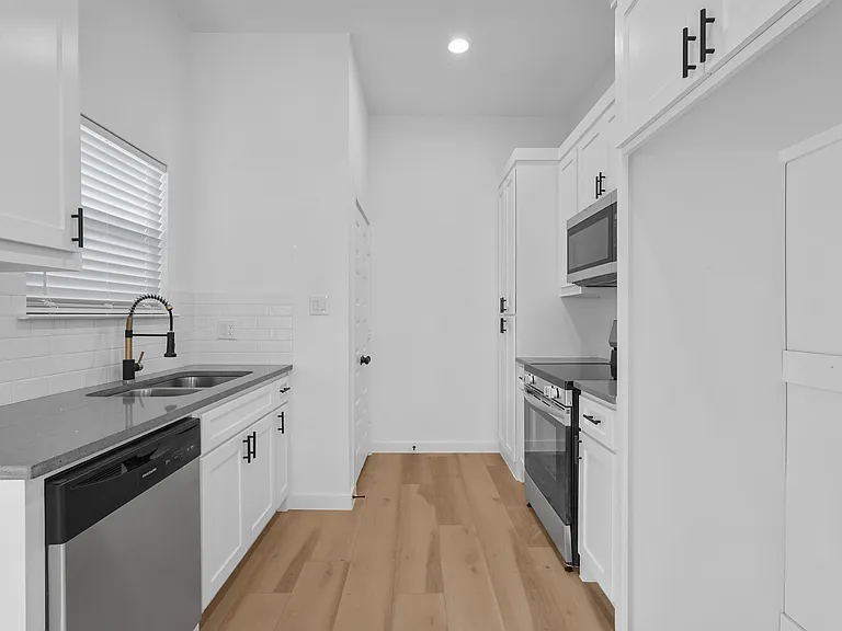 2217 Sayle St #B — Photo 5