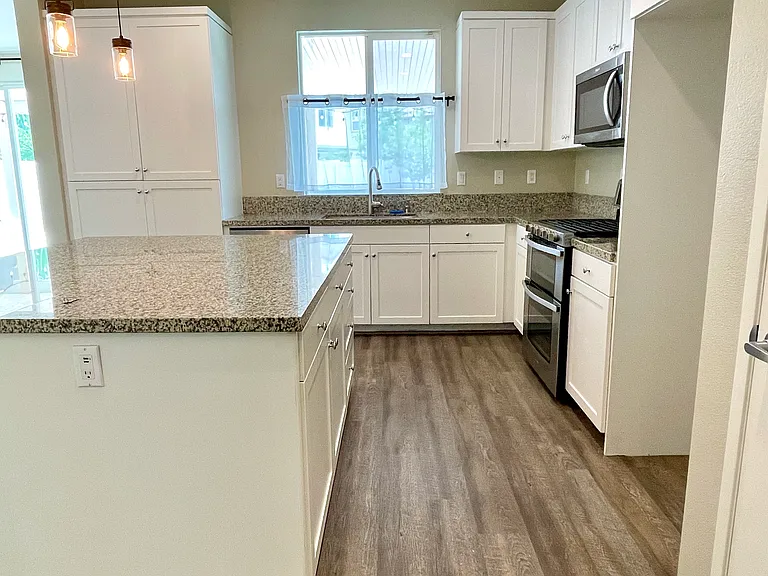 30589 Ticonderoga Ct — Photo 3