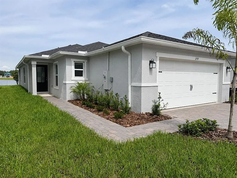 2717 Raindrop Run St — Photo 2