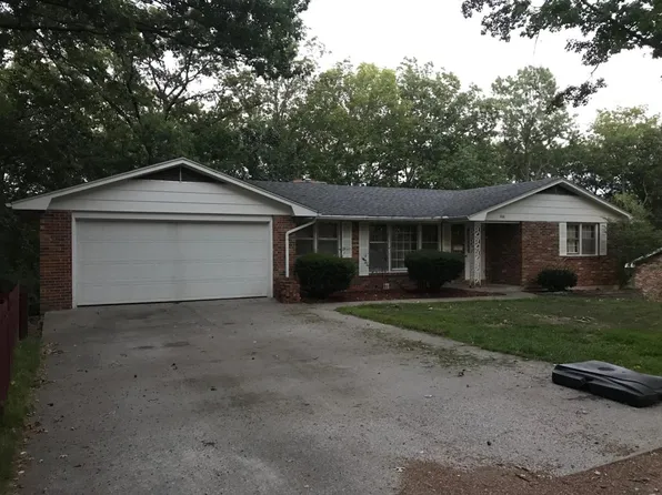 508 W Briarwood Ln, Columbia, MO 65203
