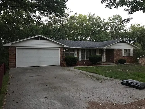 508 W Briarwood Ln Photo 1