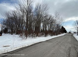 14 S Westview Dr, Clarks Summit, PA 18411