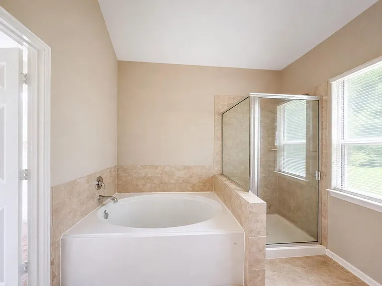 9104 N Green River Dr #A — Photo 42