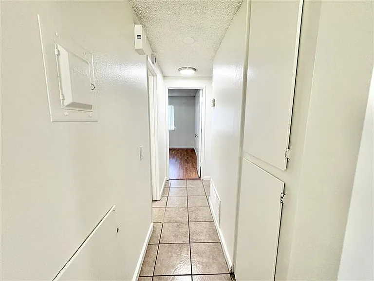 Dove Manor — Photo 18