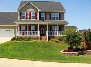 5424 Sunnybright Ln, Hope Mills, NC 28348