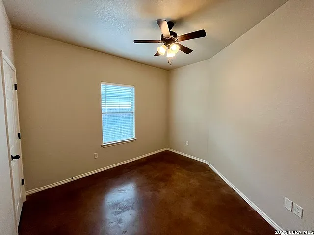 185 Joanne Cv — Photo 12