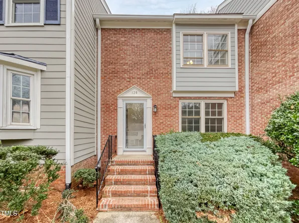 128 Bay Dr, Cary, NC 27511