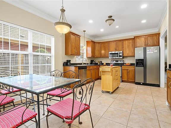 4th image of 5585 Fairfield Pl