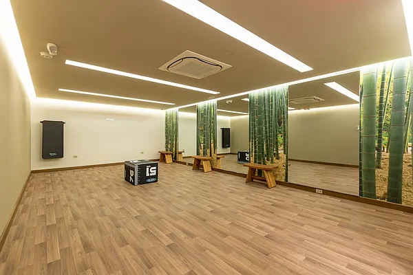 Rented by Stonehenge NYC LLC | media 86