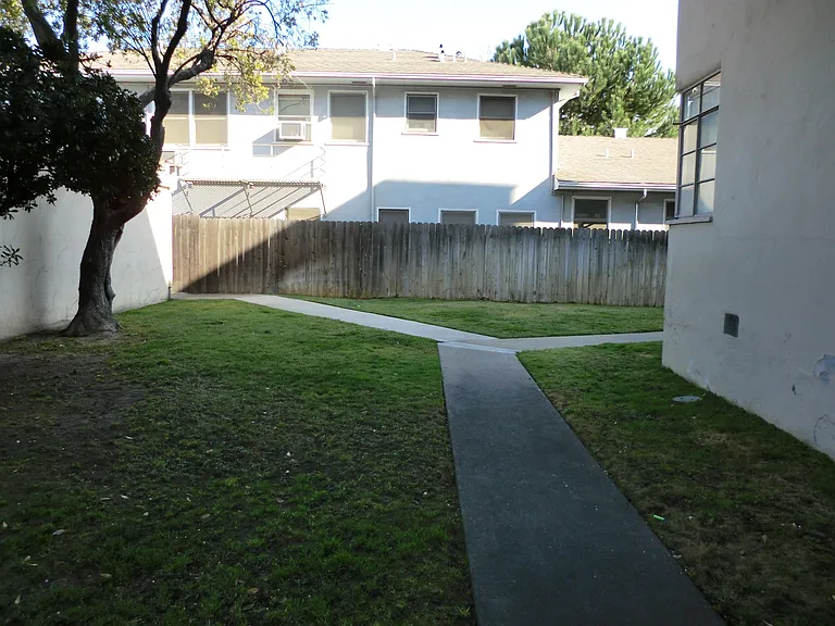 2515 S St #5 — Photo 16