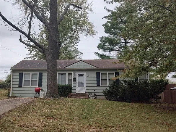 302 N Peck Dr, Independence, MO 64056