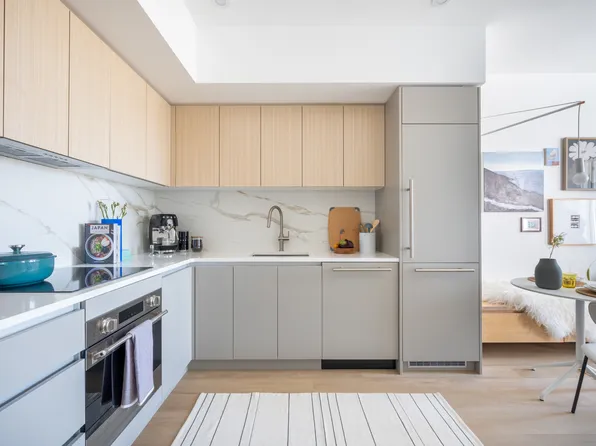 Seaview Two, 440 Dallas Rd, Victoria, BC V8V 1B1