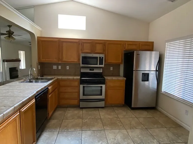 2832 S Teddy St — Photo 6