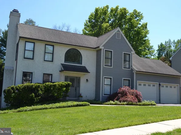 216 County Claire Ln, Aston, PA 19014