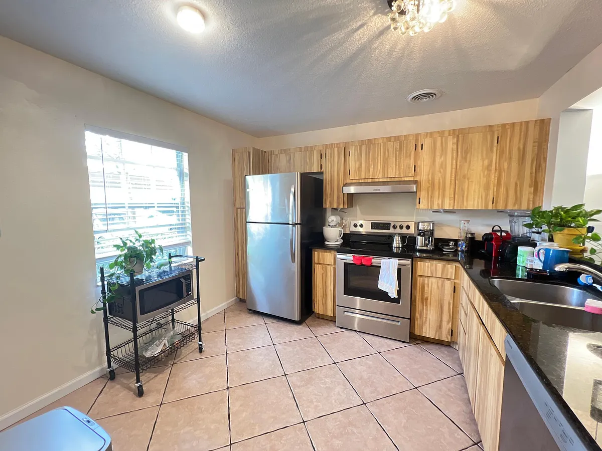 Building Photo - 5265 E Bay Dr #913