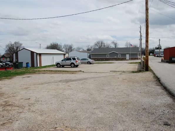 106 E 2nd St, Woodward, IA 50276