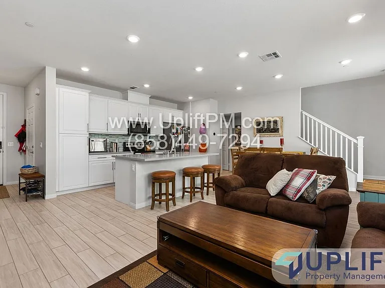 1362 Palo Verde Way — Photo 6