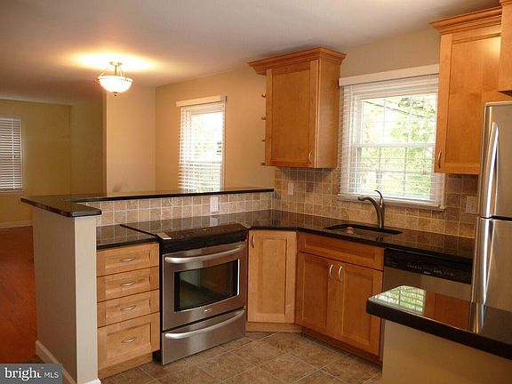3rd image of 306 S Wayne St APT A
