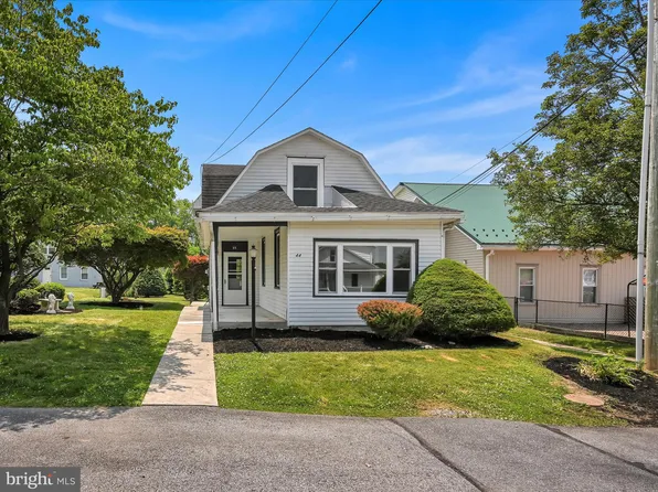 44 W Market St, Palmyra, PA 17078