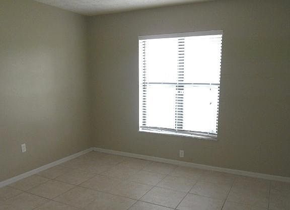 2nd image of 511 SE Tanner Avenue