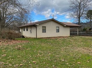 348 Connaheta Ave, Andrews, NC 28901