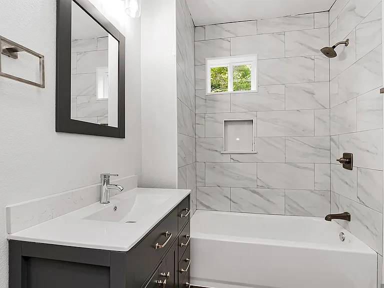 2645 Seneca St — Photo 13