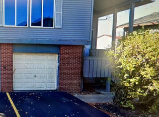 1 Elm Ct, Bolingbrook, IL 60440