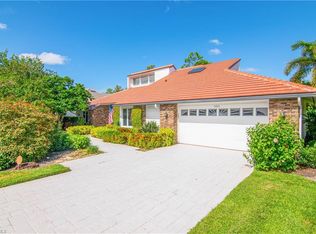 160 Edgemere Way S, Naples, FL 34105