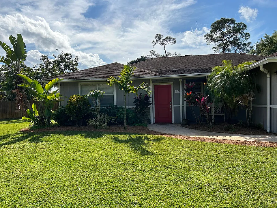 12070 Carriage Ln