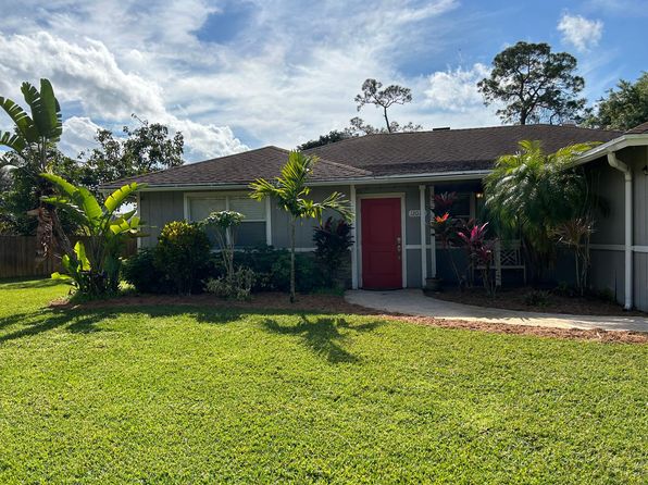 12070 Carriage Ln